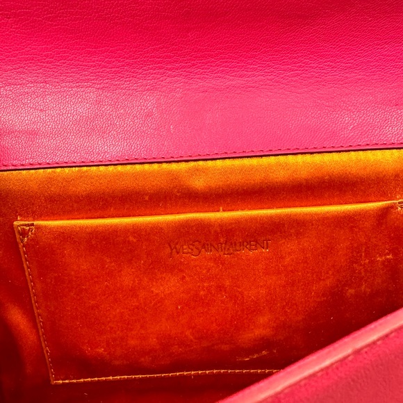 SAINT LAURENT
Goatskin Colorblock Belle De
Jour Clutch Fuchsia - Picture 6 of 11
